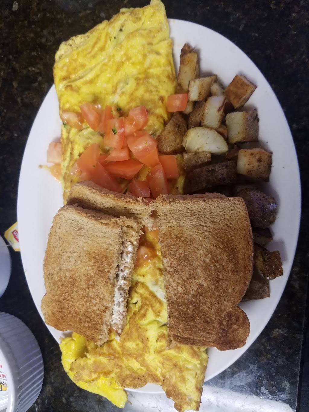 Statz Restaurant and Lounge | restaurant | 341 N Main St, North Brookfield, MA 01535, USA | 5088677204 OR +1 508-867-7204