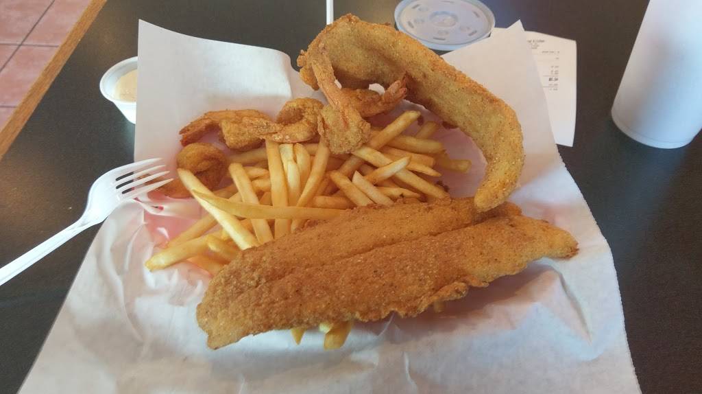 Marina Seafood Kitchen | restaurant | 11229 Fuqua St, Houston, TX 77089, USA | 7133780588 OR +1 713-378-0588