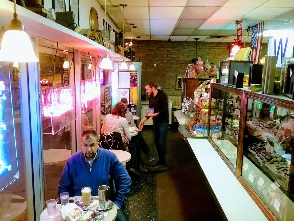 Margies Candies | restaurant | 1813 W Montrose Ave, Chicago, IL 60613, USA | 7733480400 OR +1 773-348-0400