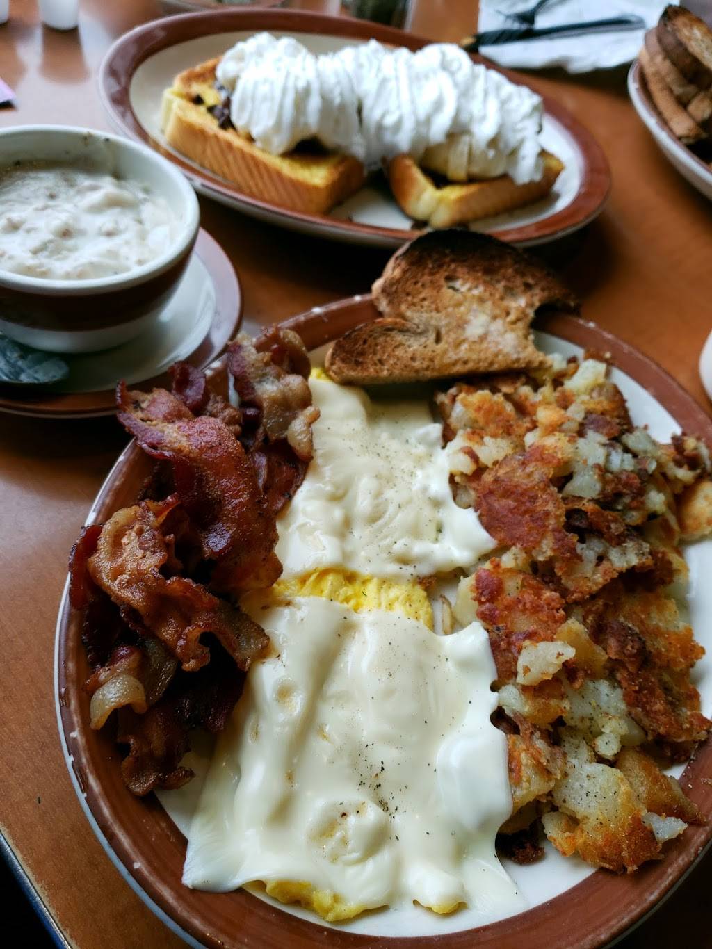 Capitol Diner | restaurant | 800 Eisenhower Blvd, Harrisburg, PA 17111, USA | 7179392279 OR +1 717-939-2279