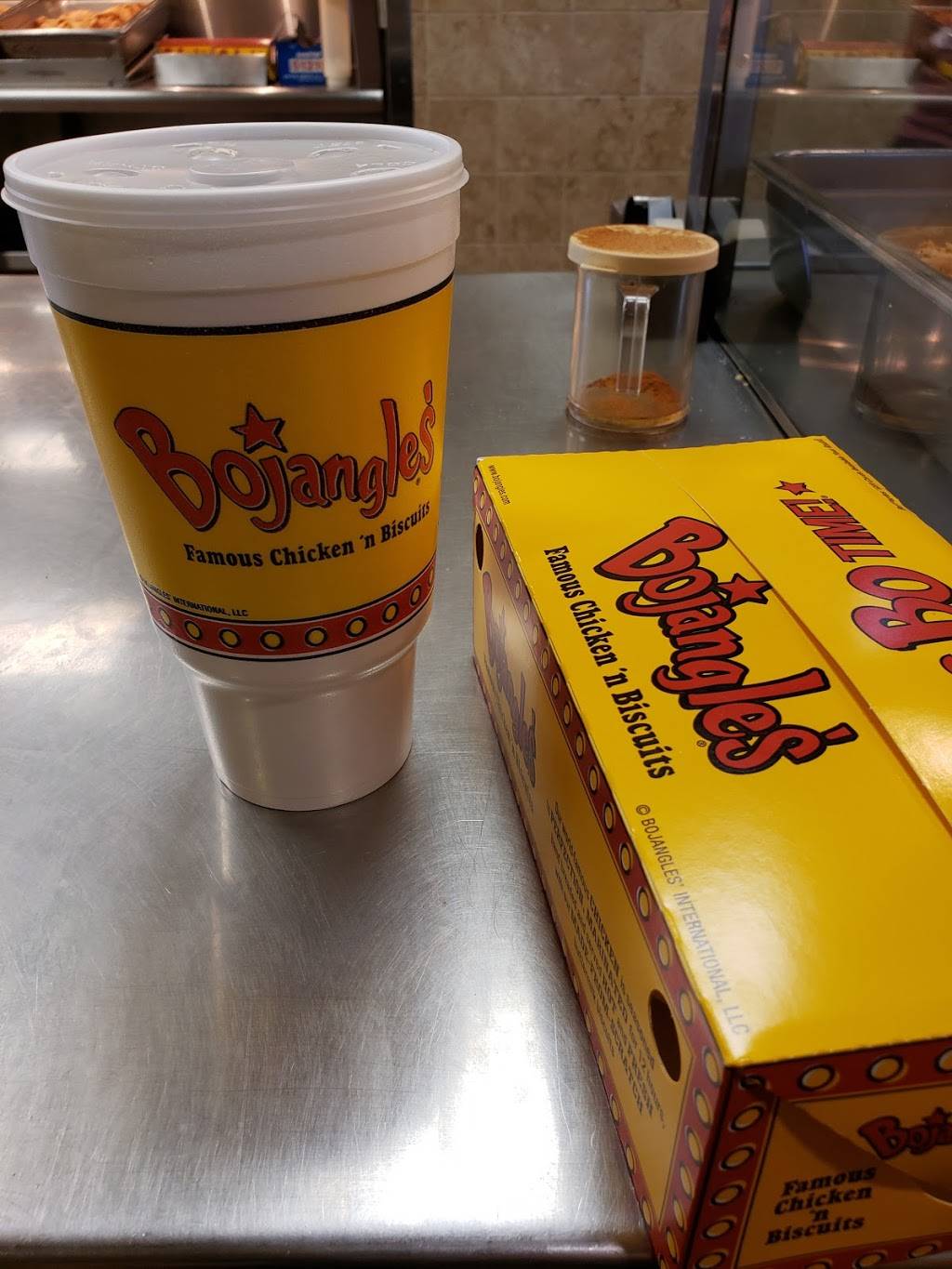 Bojangles Famous Chicken n Biscuits | restaurant | 149 Market St, Sanford, NC 27332, USA | 9197765168 OR +1 919-776-5168