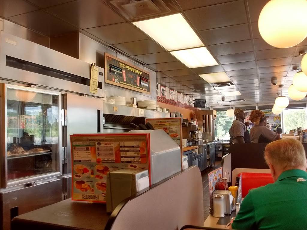 Waffle House | meal takeaway | 2880 N Williston Rd, Florence, SC 29506, USA | 8436622155 OR +1 843-662-2155