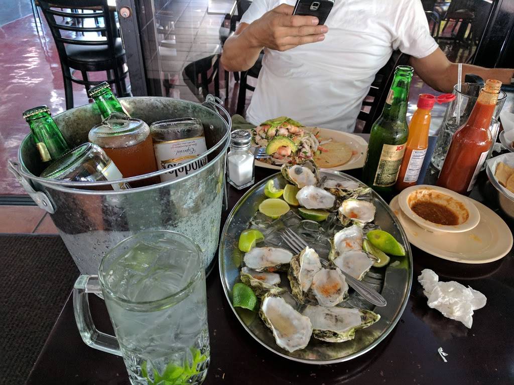 El Tejado | restaurant | 1426 S Soto St, Los Angeles, CA 90023, USA | 3232616661 OR +1 323-261-6661