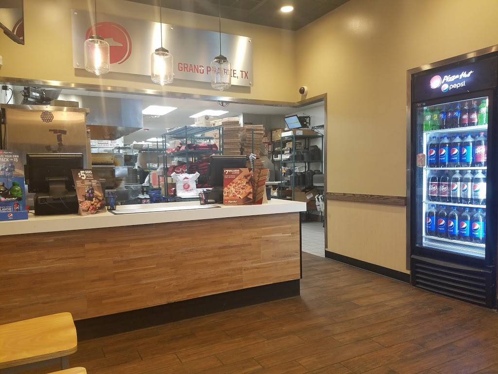 Pizza Hut | restaurant | 950 S Carrier Pkwy Suite 160, Grand Prairie, TX 75051, USA | 9726425000 OR +1 972-642-5000