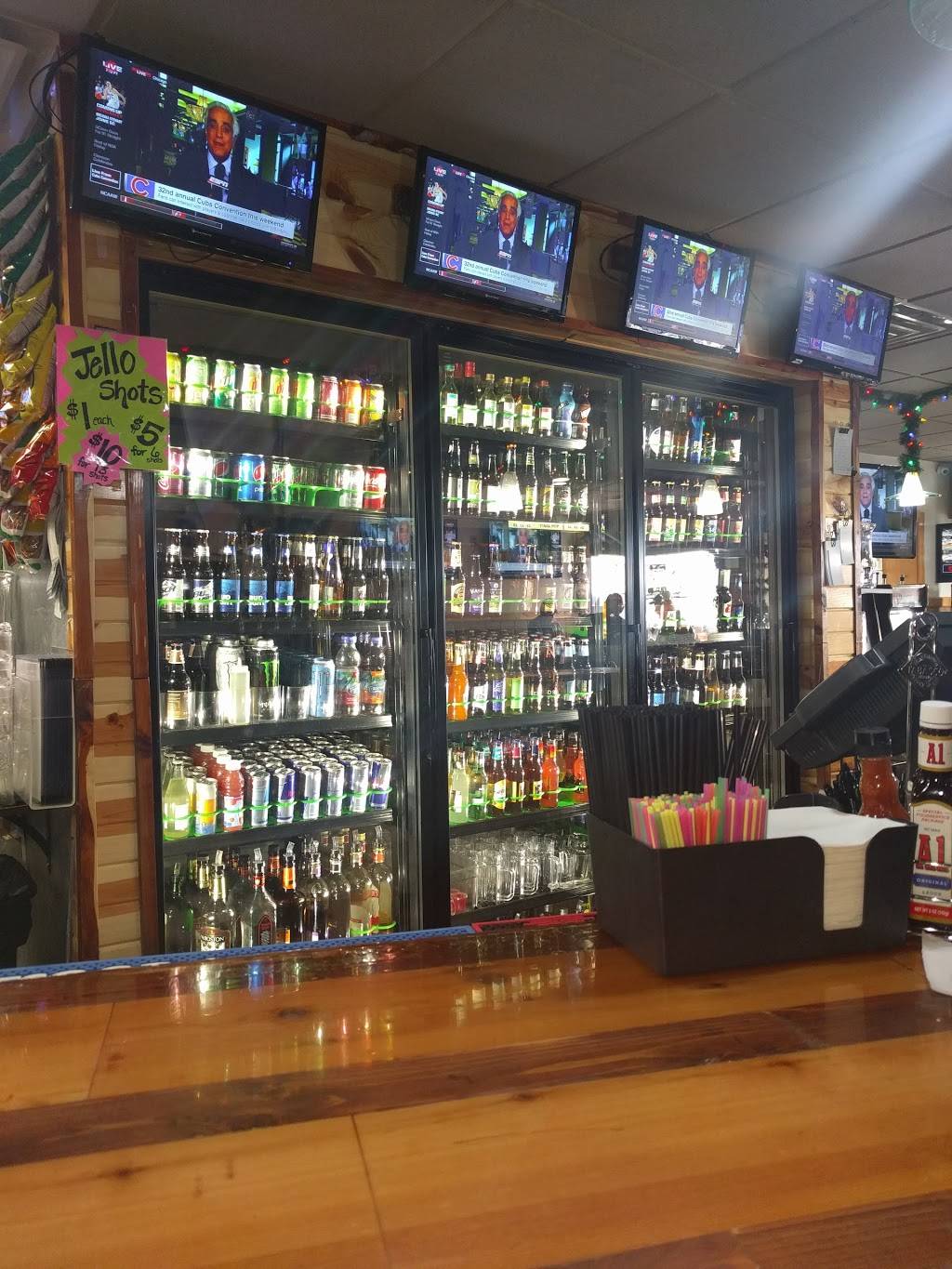 The Gym Bar & Grill | restaurant | 833 Water St, Sauk City, WI 53583, USA | 6086432001 OR +1 608-643-2001