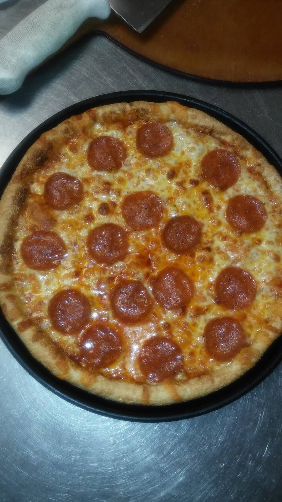 Giovannis Roast Beef & Pizza | restaurant | 209 W River Rd Unit 8, Hooksett, NH 03106, USA | 6039359820 OR +1 603-935-9820