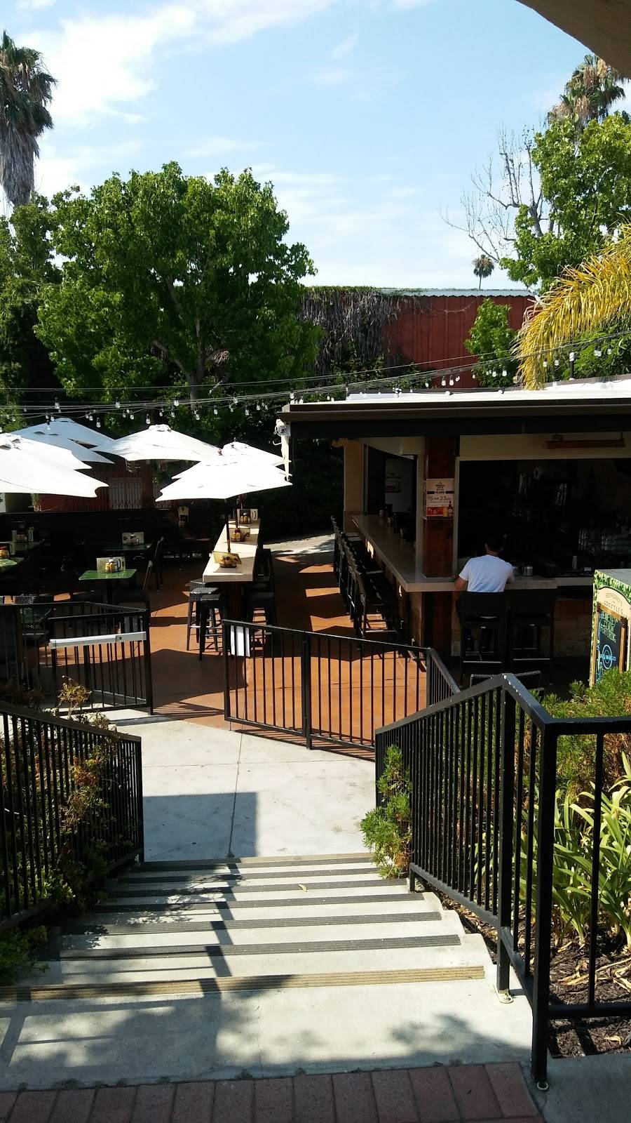 Hennesseys Tavern | restaurant | 31761 Camino Capistrano, San Juan Capistrano, CA 92675, USA | 9494414777 OR +1 949-441-4777