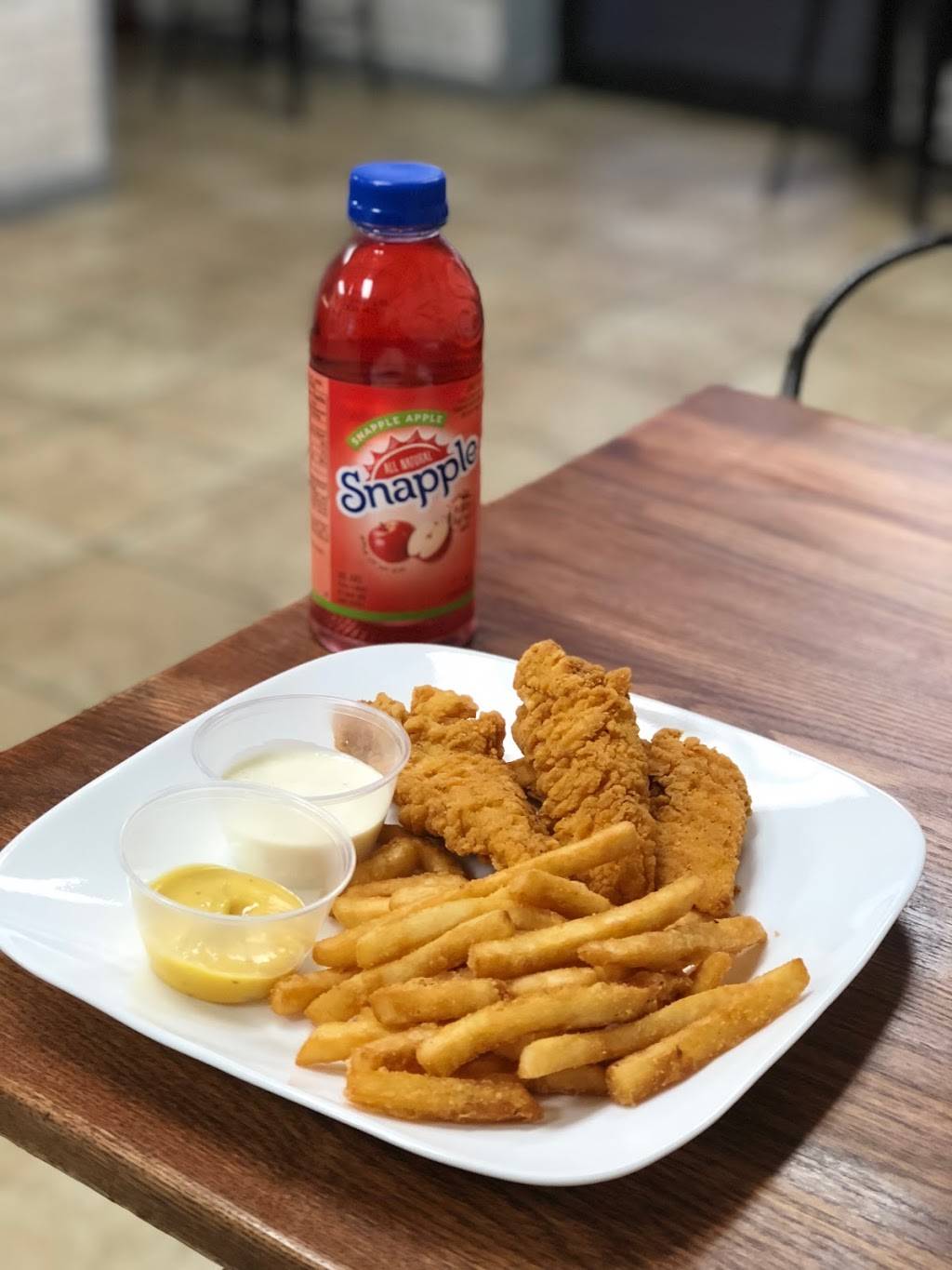 Stummys Burger and Deli | restaurant | 6508 S 27th St, Oak Creek, WI 53154, USA | 4147610425 OR +1 414-761-0425