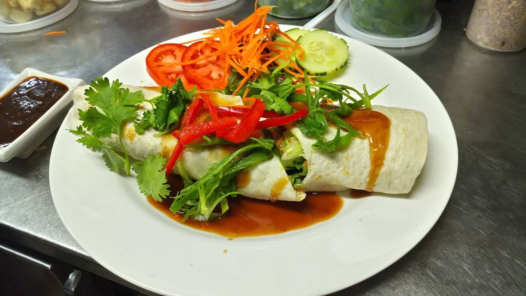 Chada Thai Bistro | restaurant | 96 W Old Country Rd, Hicksville, NY 11801, USA | 5169340717 OR +1 516-934-0717