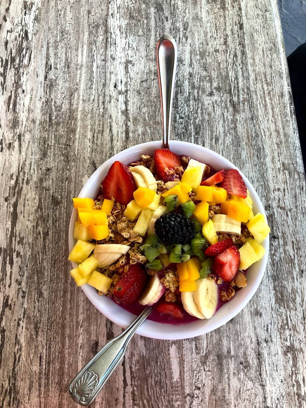 SPORA Cafe & Smoothie Bar | restaurant | 6778 Collins Ave, Miami Beach, FL 33141, USA | 3053978147 OR +1 305-397-8147