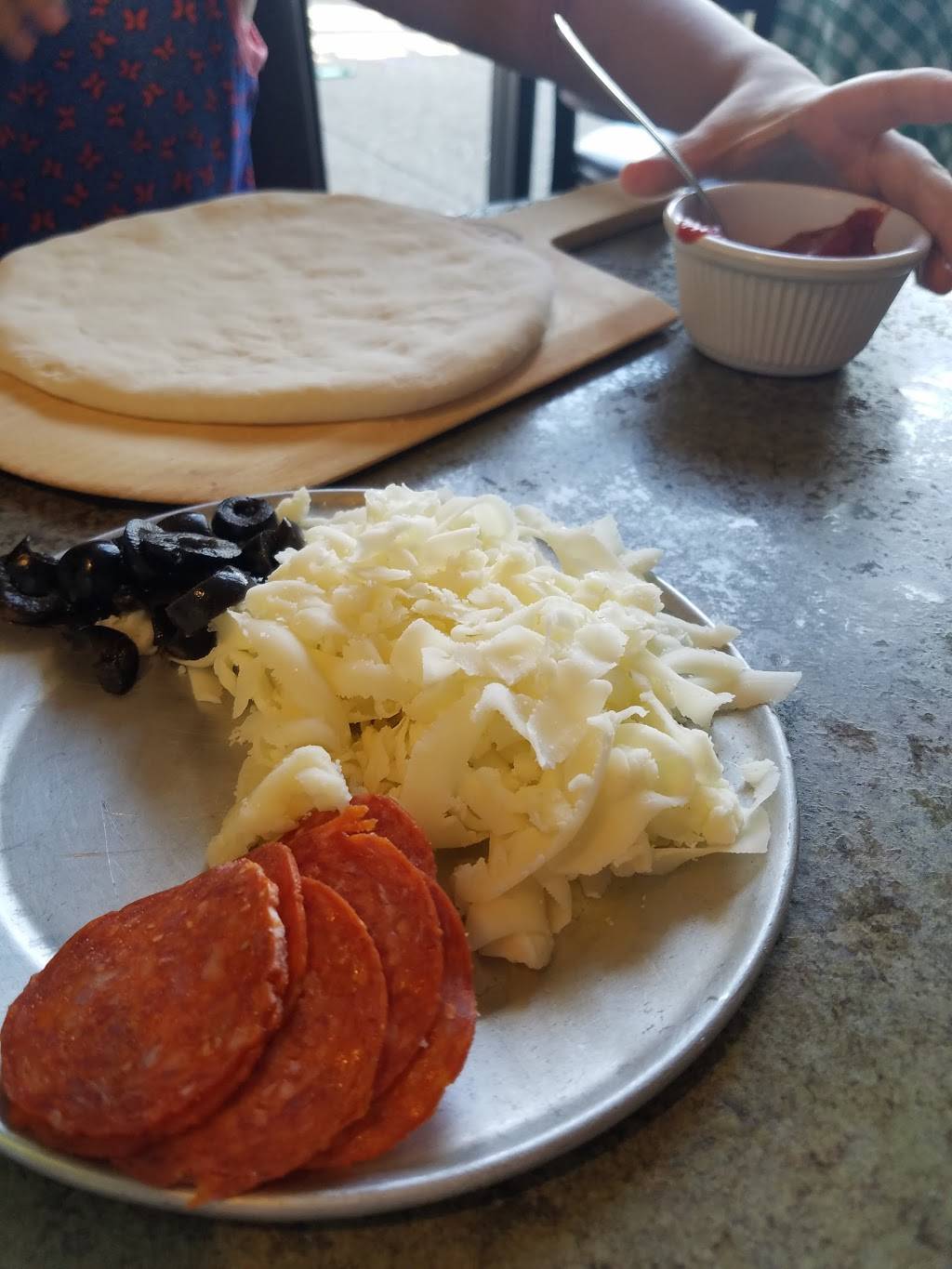 Napoli Pizzeria Vacaville | restaurant | 2030 Nut Tree Rd, Vacaville, CA 95687, USA | 7074468400 OR +1 707-446-8400