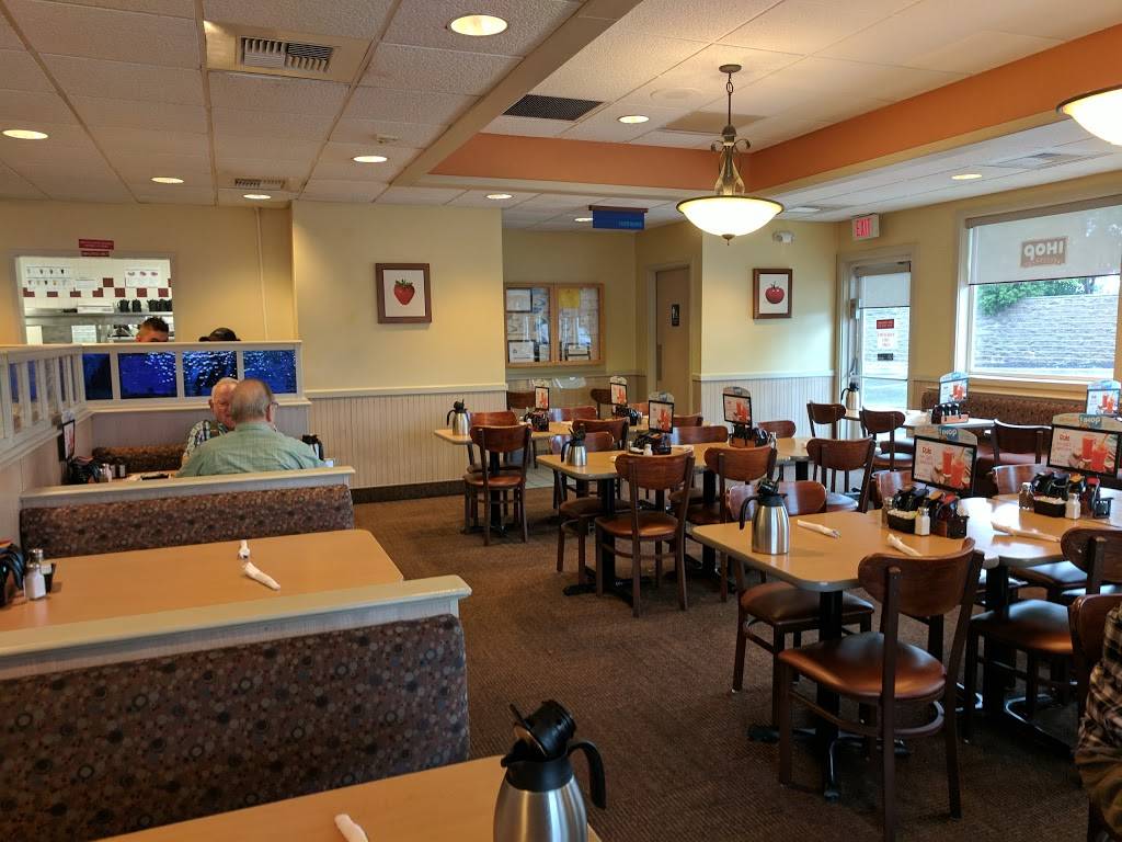 IHOP | restaurant | 46931 Cedar Lake Plaza, Sterling, VA 20164, USA | 7034215784 OR +1 703-421-5784