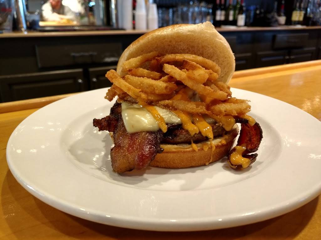 The Creek Pub & Grill | restaurant | 1081 Jason Pl, Chatham, IL 62629, USA | 2174838282 OR +1 217-483-8282