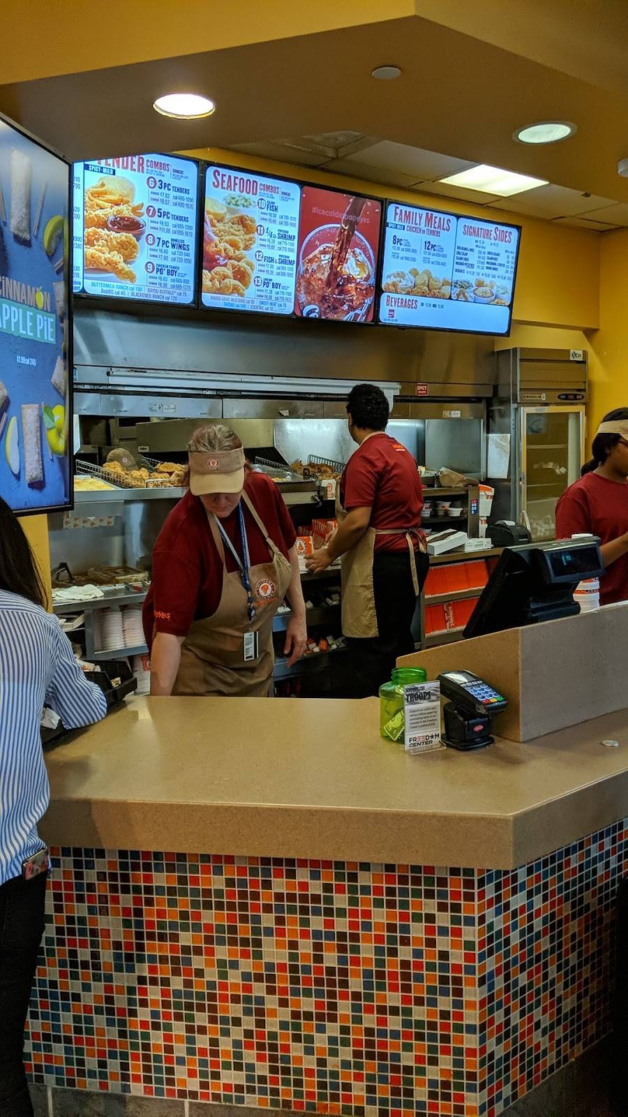 Popeyes Louisiana Kitchen | restaurant | McNamara Terminal, between Gates A60 and A64, Worldgateway Pl, Detroit, MI 48242, USA | 7342476887 OR +1 734-247-6887