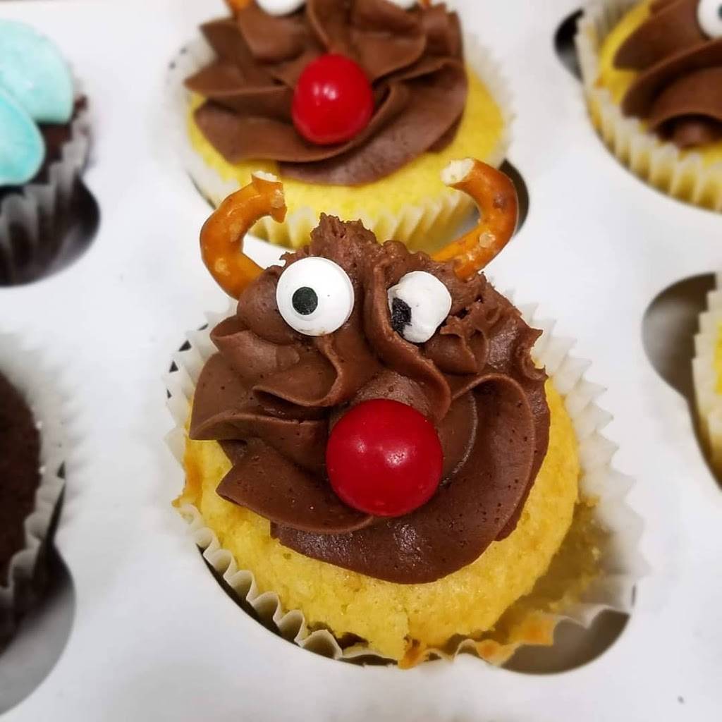 Susies Bistro & Bakery & Susie Sunshine Sweets | restaurant | 17 W Main St, Newark, OH 43055, USA | 7408994737 OR +1 740-899-4737