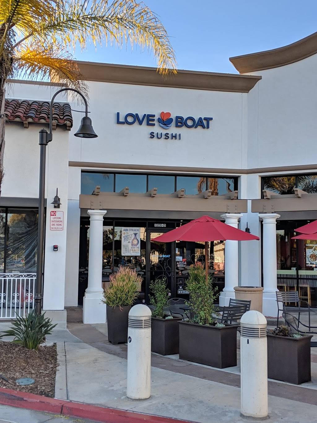 Love Boat Sushi | restaurant | 125 Old Grove Rd, Oceanside, CA 92057, USA | 7607213737 OR +1 760-721-3737