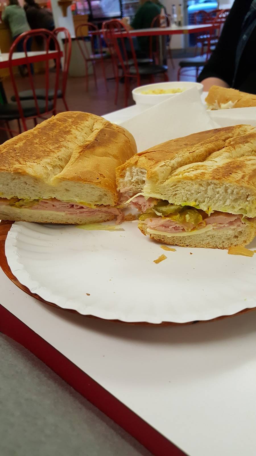 Bearss Sandwiches | restaurant | 14022 N Florida Ave, Tampa, FL 33613, USA | 8139619486 OR +1 813-961-9486