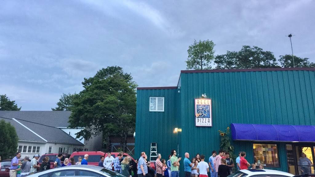 Reel Pizza Cinerama | restaurant | 33 Kennebec Pl, Bar Harbor, ME 04609, USA | 2072883828 OR +1 207-288-3828
