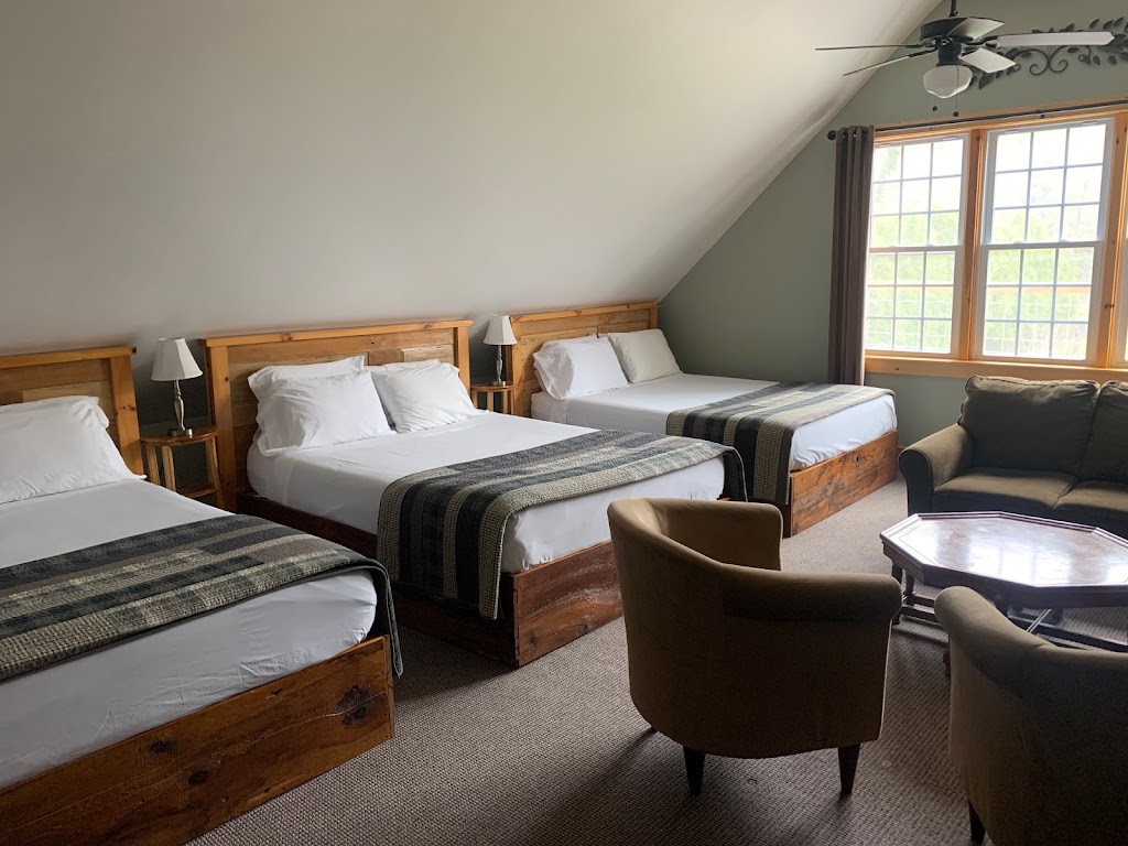 The Village Inn | restaurant | 606 VT-114, East Burke, VT 05832, USA | 8026263161 OR +1 802-626-3161