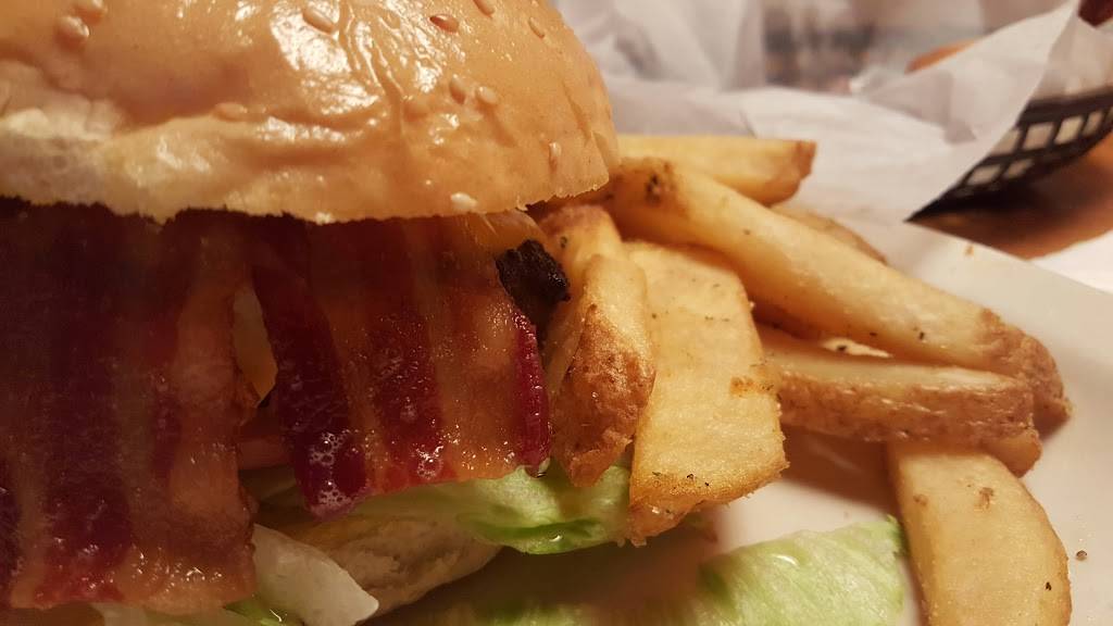 Texas Roadhouse | restaurant | 103 Drury Dr, La Plata, MD 20646, USA | 3013929471 OR +1 301-392-9471