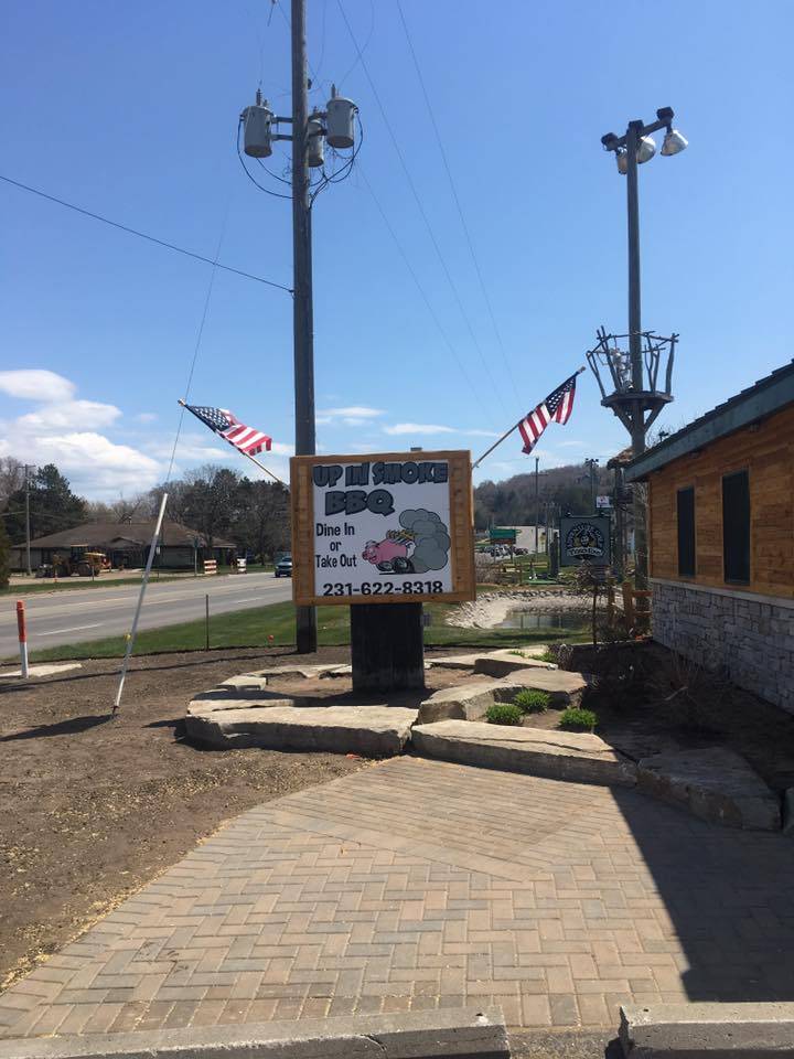 Up In Smoke BBQ & Catering | restaurant | 1208 U.S. 31 N, Petoskey, MI 49770, USA | 2316228318 OR +1 231-622-8318