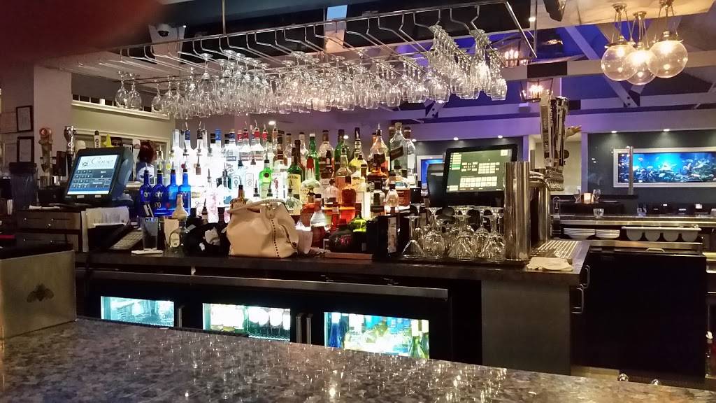 The Cove Restaurant & Marina | restaurant | 392 Davol St, Fall River, MA 02720, USA | 5086724540 OR +1 508-672-4540