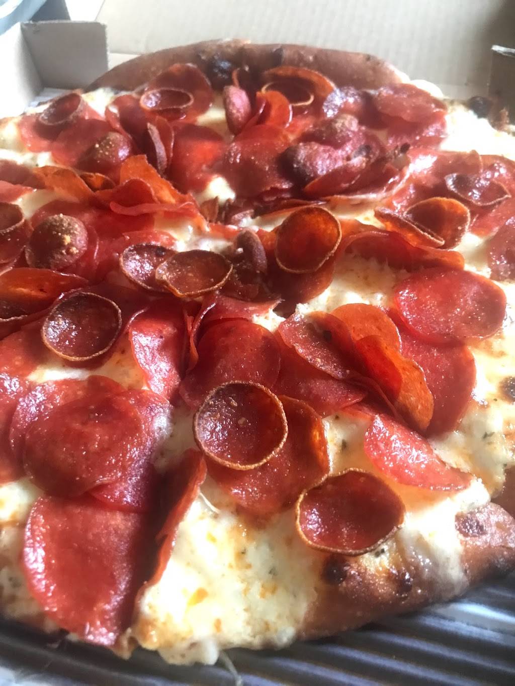 Delish Pizza | restaurant | 7465 Watt Ave, North Highlands, CA 95660, USA | 9163328888 OR +1 916-332-8888