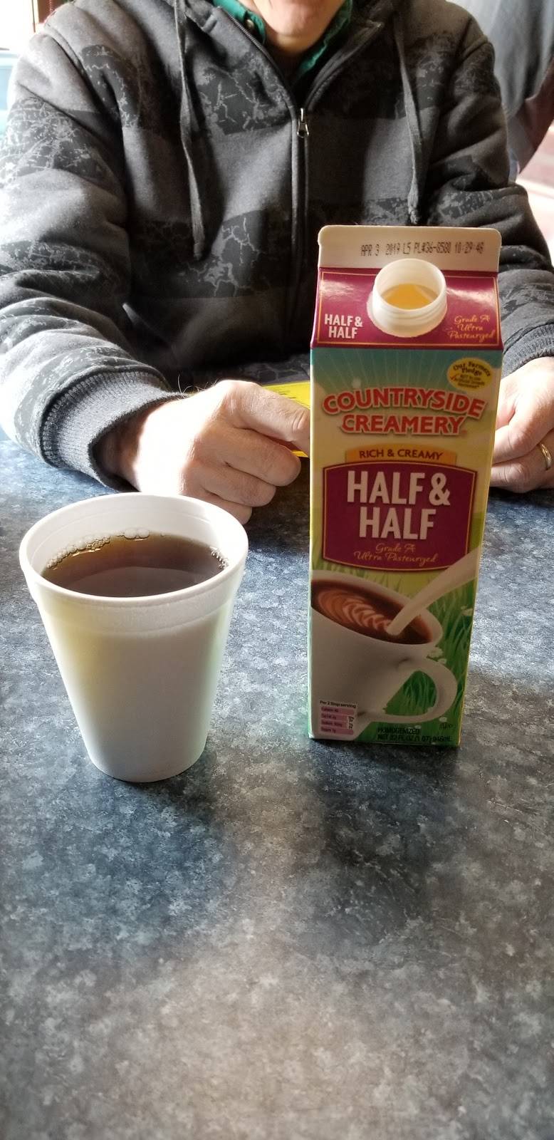 Golden Donuts & Diner | bakery | 1928 Lockbourne Rd, Columbus, OH 43207, USA | 6144431766 OR +1 614-443-1766