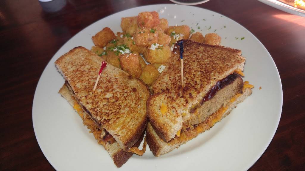 Offshore Tavern & Grill | restaurant | 2253 Morena Blvd, San Diego, CA 92110, USA | 6192762253 OR +1 619-276-2253