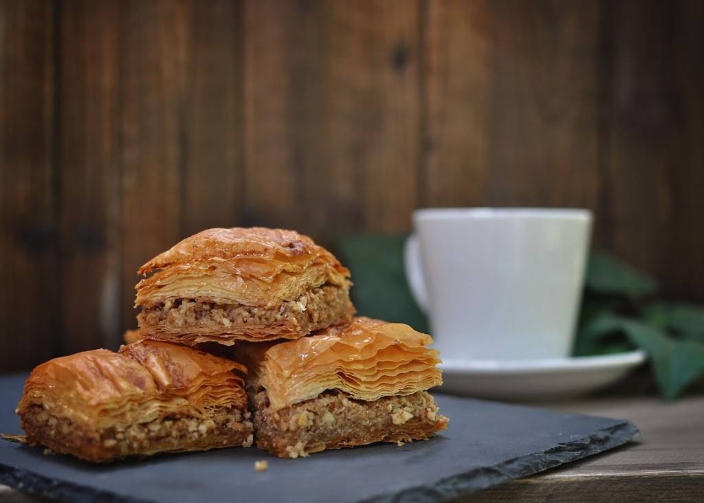 Out Aza Blue | restaurant | 57625 NW Wilson River Hwy, Gales Creek, OR 97117, USA | 5033572900 OR +1 503-357-2900