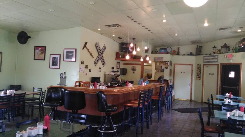 Brooklyns Sidetrack | restaurant | 422 Wabash St, Milan, MI 48160, USA | 7345086030 OR +1 734-508-6030