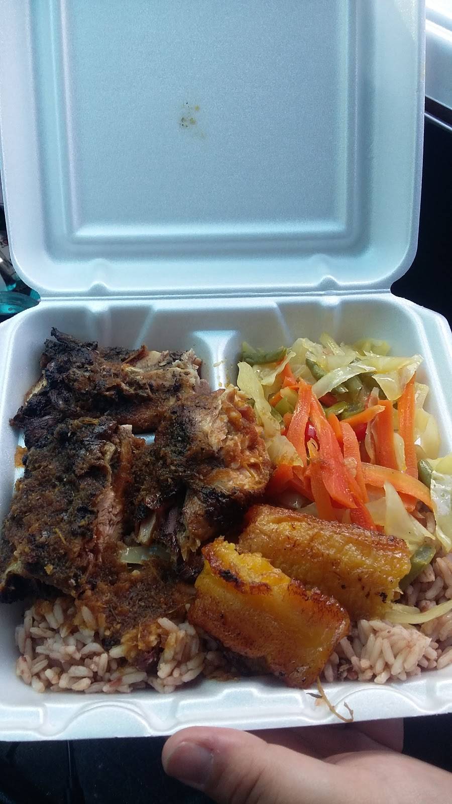 Jamaican Jerk Center | restaurant | 1400 US-1, Cape Neddick, ME 03902, USA | 2073513033 OR +1 207-351-3033