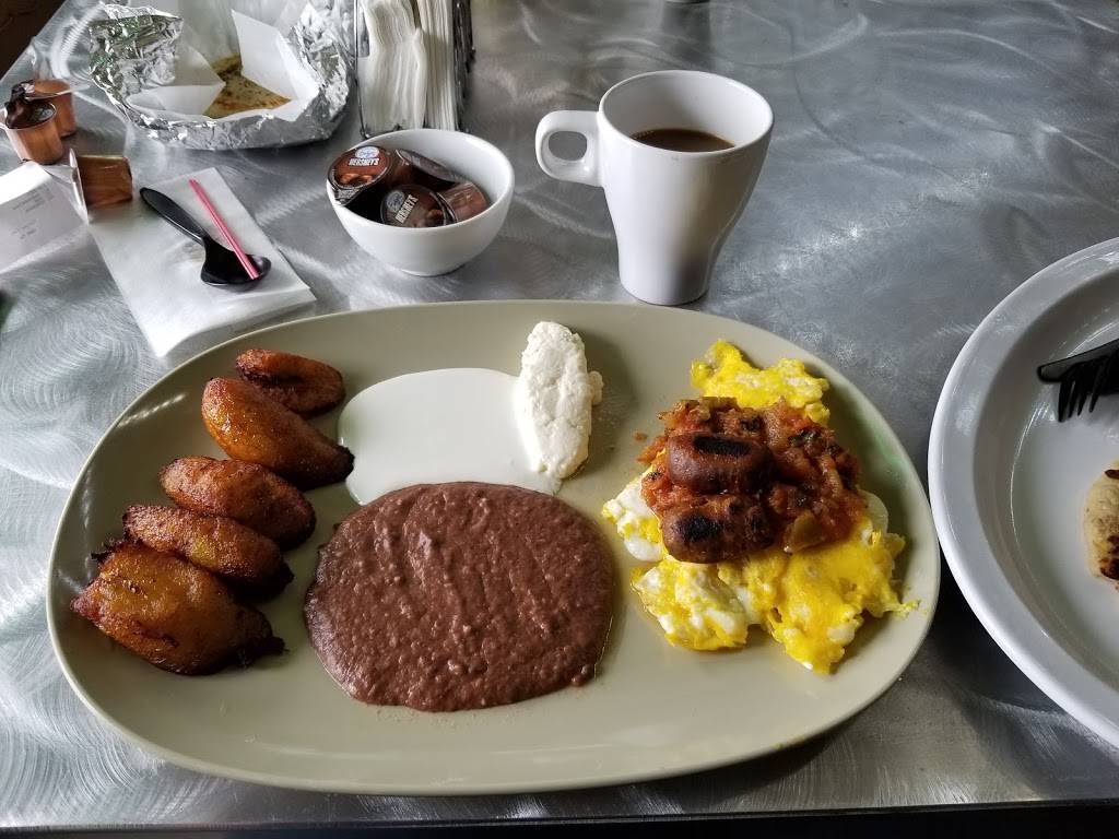 El Rancho Antojitos Salvadoreños | restaurant | 214 E Foothill Blvd, Rialto, CA 92376, USA | 9098790016 OR +1 909-879-0016