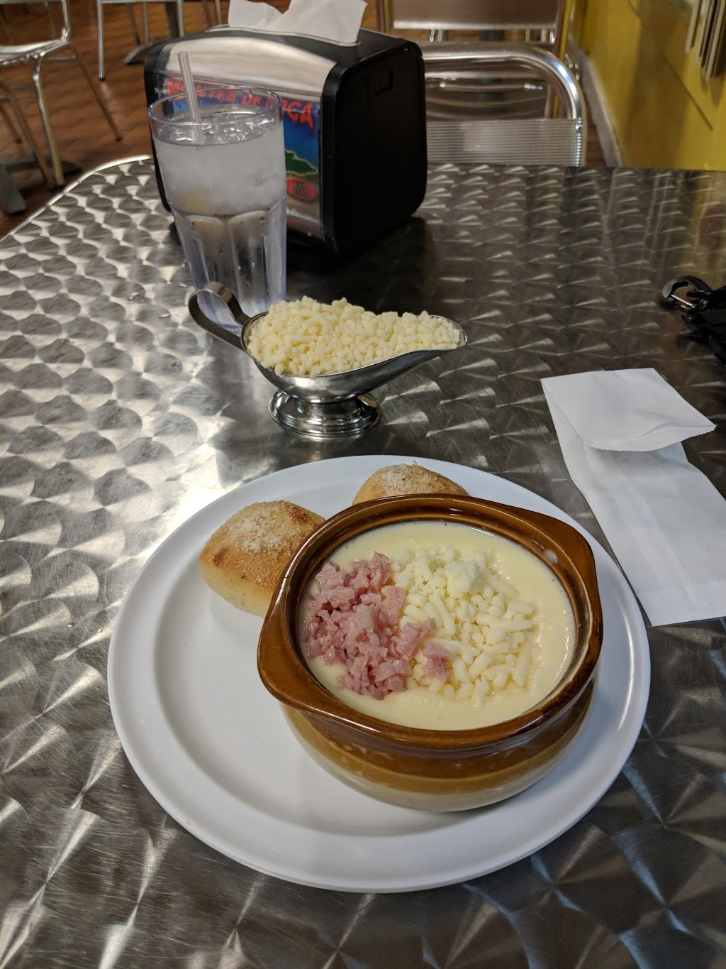 Montes De Oca Pizzeria Restaurant | meal takeaway | 2865 NW 7th St, Miami, FL 33125, USA | 7864528810 OR +1 786-452-8810