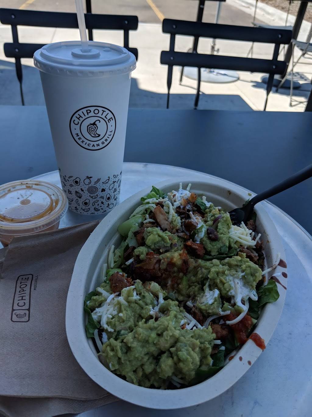 Chipotle Mexican Grill | restaurant | 2375 S 9th St Ste C, Salina, KS 67401, USA | 7854938093 OR +1 785-493-8093