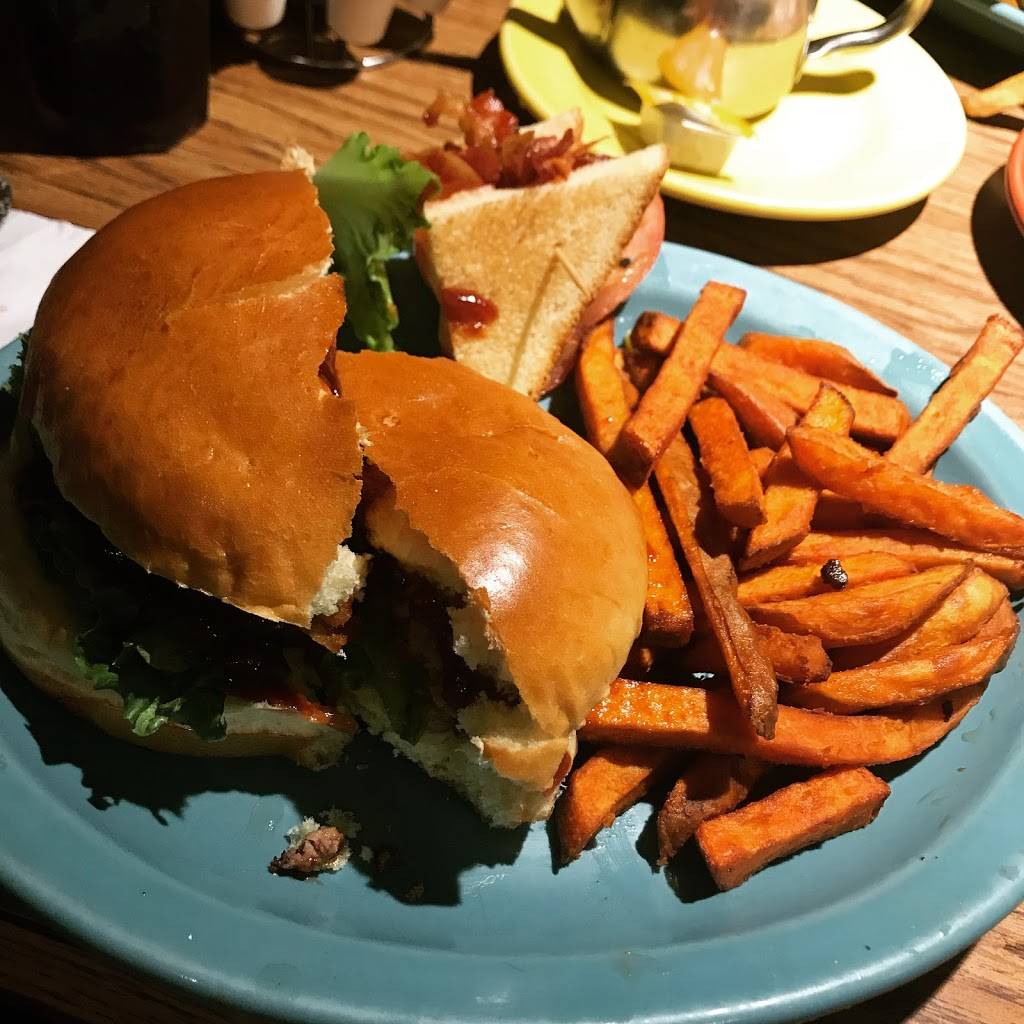 Round the Clock Schererville | restaurant | 909 W Lincoln Hwy, Schererville, IN 46375, USA | 2193224940 OR +1 219-322-4940