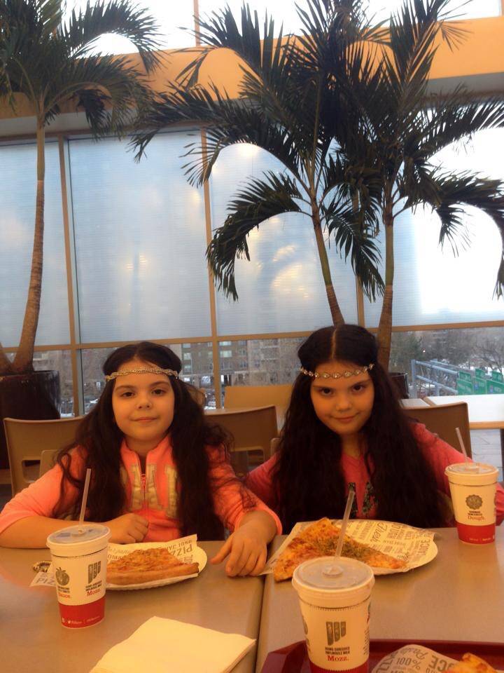 Sbarro | restaurant | 200 Baychester Ave, Bronx, NY 10475, USA | 7183790719 OR +1 718-379-0719