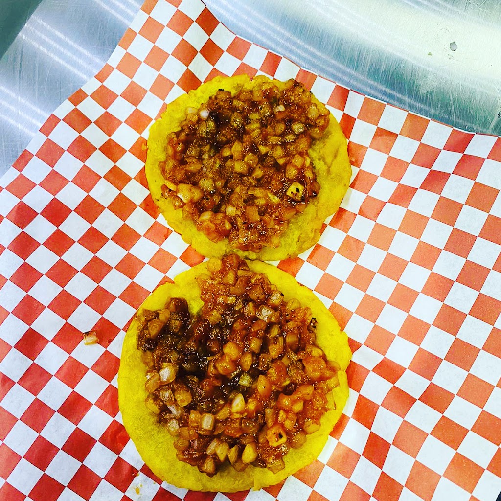 El Parche 305 | restaurant | 5921 NW 176th St bay 11, Hialeah, FL 33015, USA | 7866633705 OR +1 786-663-3705