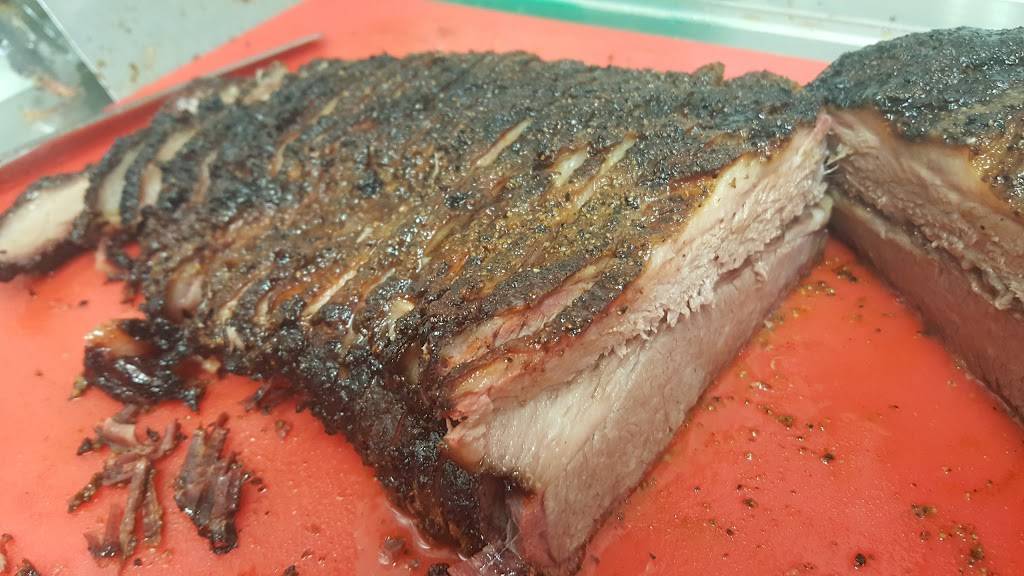 Smokin Barrel BBQ | restaurant | 13508 Discovery Dr, Omaha, NE 68137, USA | 4025984855 OR +1 402-598-4855