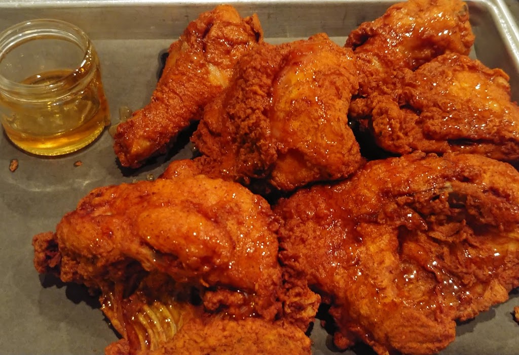 Lillies Q | restaurant | 417 N Ashland Ave, Chicago, IL 60622, USA | 7732951270 OR +1 773-295-1270