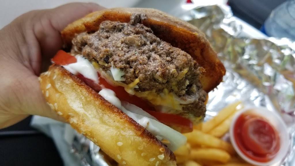 Fatboys | restaurant | 1110 Avenue M, Huntsville, TX 77340, USA | 9365775077 OR +1 936-577-5077