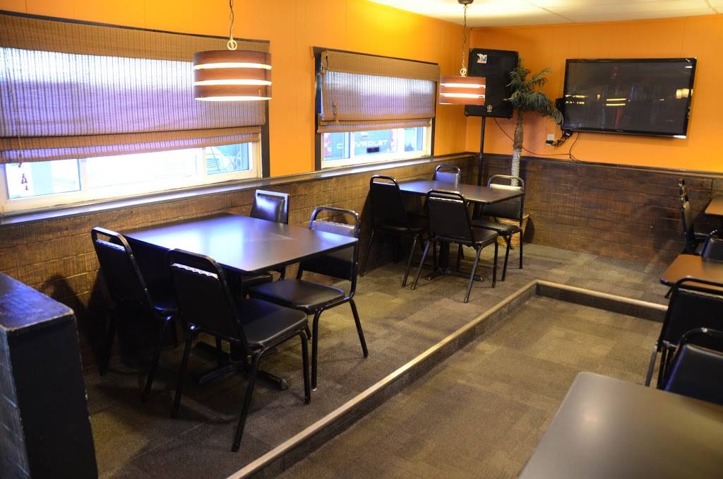 Hollars Bar & Grill | restaurant | 4050 27th St, Moline, IL 61265, USA | 3092779028 OR +1 309-277-9028