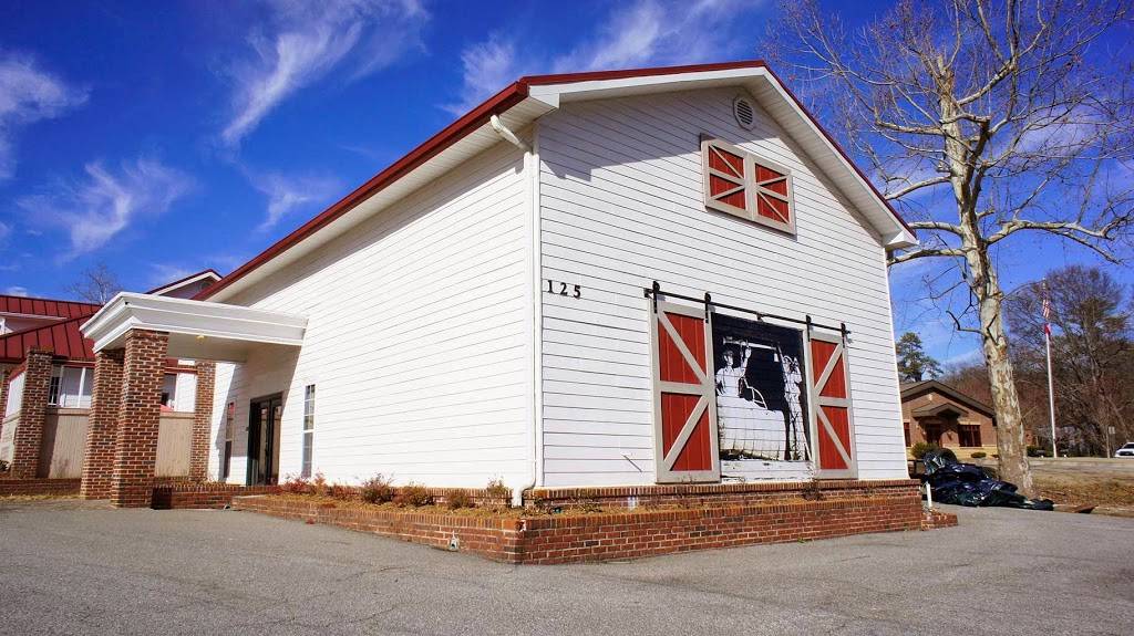 Chases Grille and Wingery | restaurant | 125 Lawrenceville St NW #400, Norcross, GA 30071, USA | 7704490229 OR +1 770-449-0229