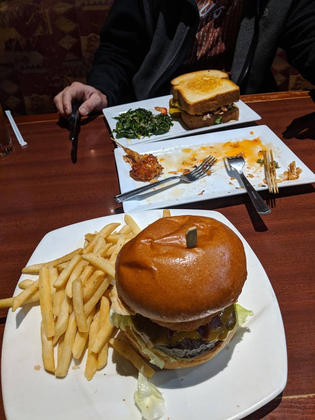 Elephant Bar Restaurant | restaurant | 1500 Arden Way, Sacramento, CA 95815, USA | 9165642526 OR +1 916-564-2526