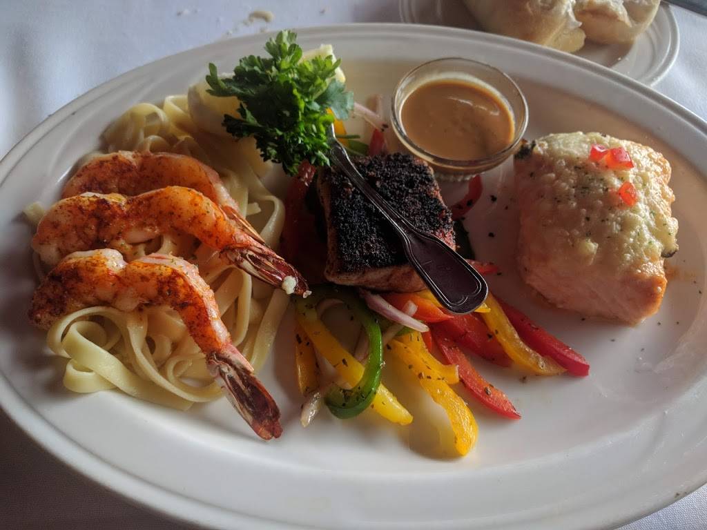 Fields at the Wilderness | restaurant | 511 E Adams St, Wisconsin Dells, WI 53965, USA | 6082531400 OR +1 608-253-1400