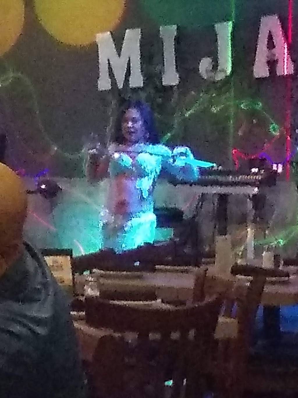 Mijana West | restaurant | 5686 W Bell Rd, Glendale, AZ 85308, USA | 4808294959 OR +1 480-829-4959