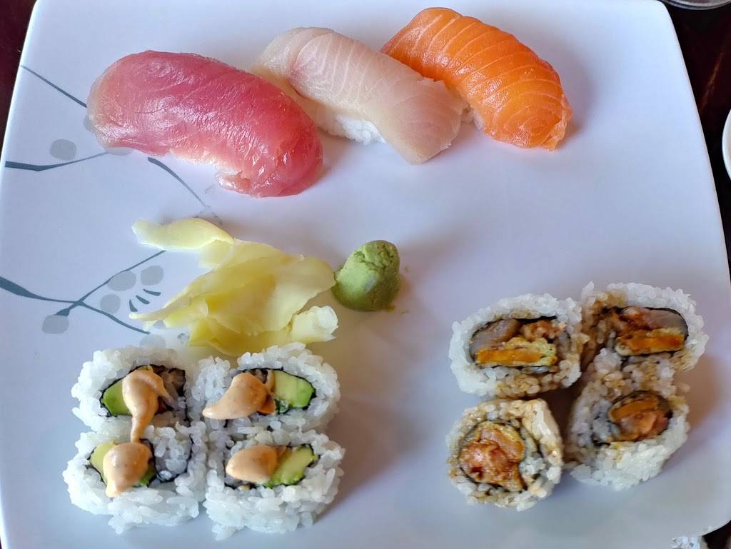 Mobo Sushi | restaurant | 105 River St S, Santa Cruz, CA 95060, USA | 8314251700 OR +1 831-425-1700
