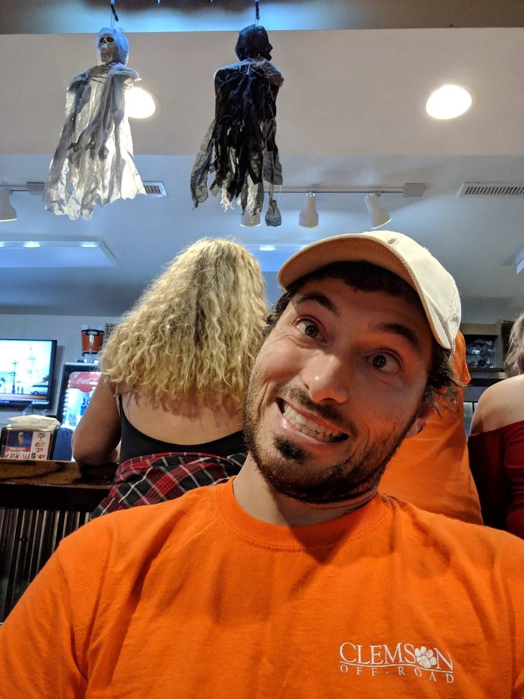 TDS at the PIER | restaurant | 440 Edinburgh Way, Seneca, SC 29678, USA | 8649739546 OR +1 864-973-9546