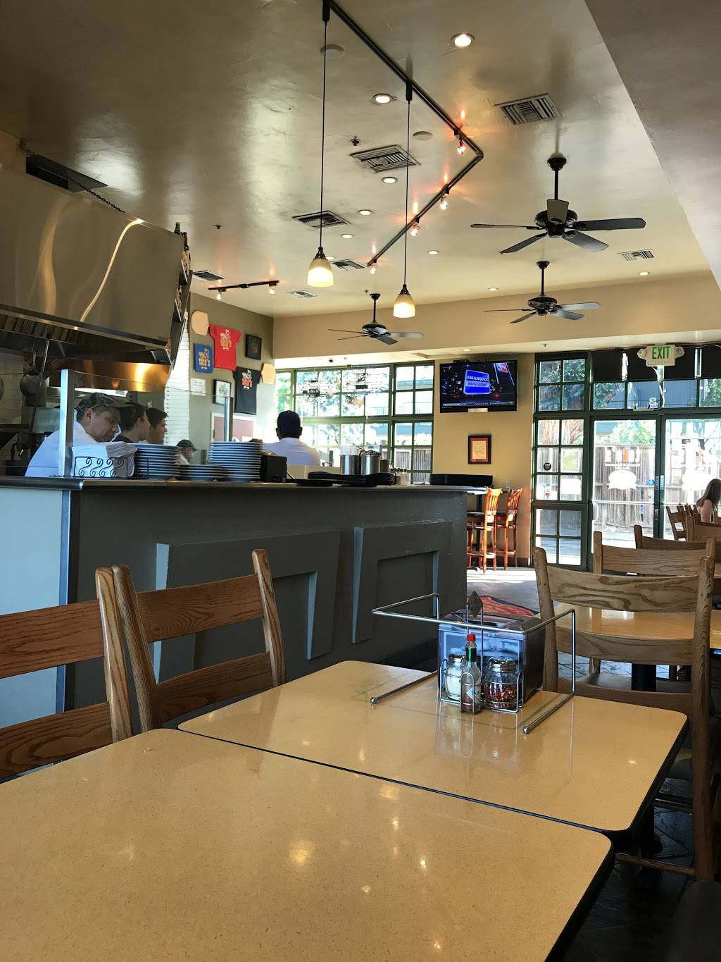 Totos Pizzeria & Restaurant | restaurant | 1250 El Camino Real b, Belmont, CA 94002, USA | 6506318686 OR +1 650-631-8686