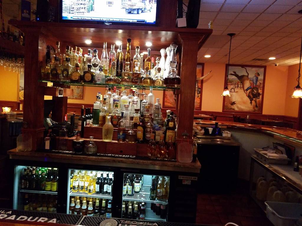 Santiagos Mexican Restaurant | restaurant | 24 Calendar Avenue, La Grange, IL 60525, USA | 7083540700 OR +1 708-354-0700